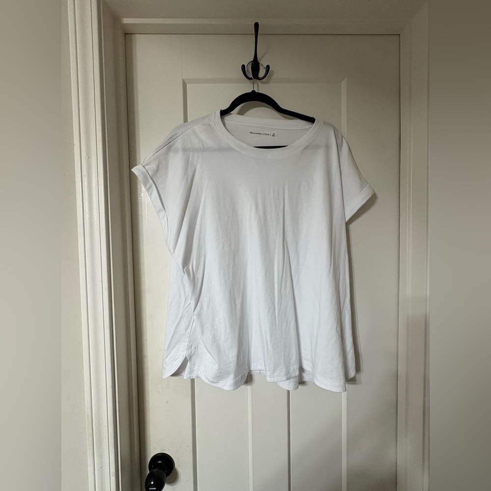 Abercrombie & Fitch x Tia Booth Everyday Relaxed White Tee